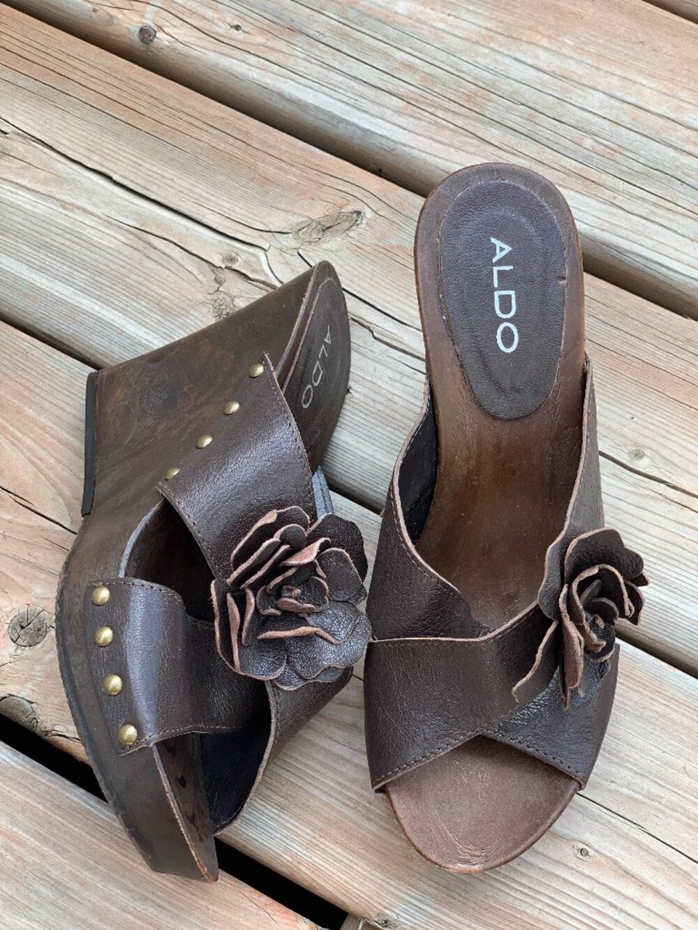 Vtg Y2K ALdo Platform Wedge Sandals 9.5 Brown Leather Flower Studded Retro Boho